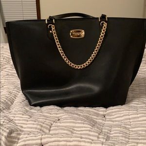 - BRAND NEW! MK tote
